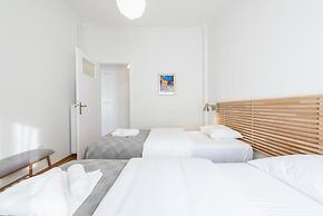 Cozy and Fresh 2bdrm apt Close to Metro