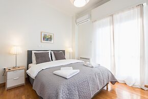 Cozy and Fresh 2bdrm apt Close to Metro