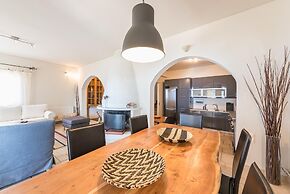 Luxury Home With Jacuzzi and Spectacular Sea Views for 8 Guests