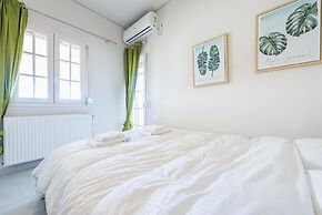 Luxury Home With Jacuzzi and Spectacular Sea Views for 8 Guests