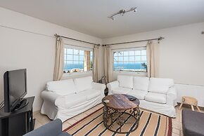 Luxury Home With Jacuzzi and Spectacular Sea Views for 8 Guests