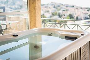 Luxury Home With Jacuzzi and Spectacular Sea Views for 8 Guests