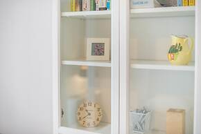 Fresh and Clean apt for 6 in Koukaki