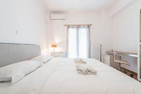 Fresh and Clean apt for 6 in Koukaki