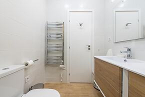 Fresh and Clean apt for 6 in Koukaki