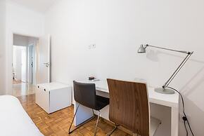 Fresh and Clean apt for 6 in Koukaki