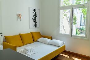 An Outstanding 3 Bdrm Apartment in the Heart of Athens