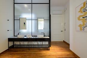 An Outstanding 3 Bdrm Apartment in the Heart of Athens