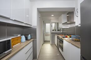 Mackenzie Zoe Seafront Suite