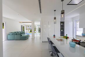 Protaras Villa Piera By The Sea