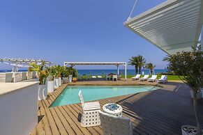 Beachfront Dream Villa