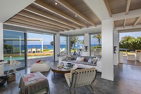 Beachfront Dream Villa