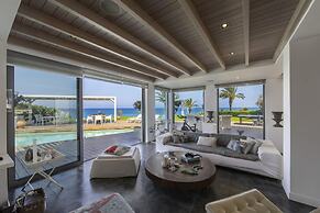 Beachfront Dream Villa