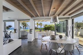 Beachfront Dream Villa