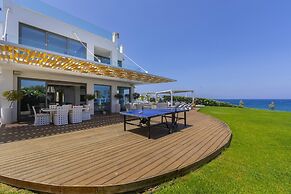 Beachfront Dream Villa