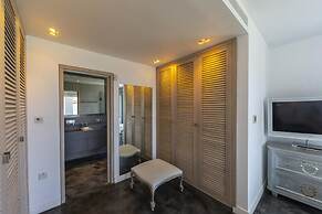 Beachfront Dream Villa