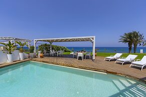 Beachfront Dream Villa