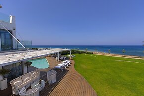 Beachfront Dream Villa