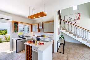 Protaras Seafront Villa Violetta