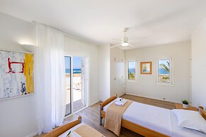 Protaras Seafront Villa Violetta