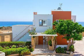Protaras Seafront Villa Violetta