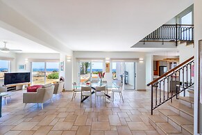 Protaras Seafront Villa Violetta