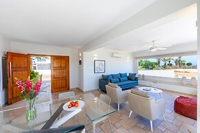 Protaras Seafront Villa Violetta