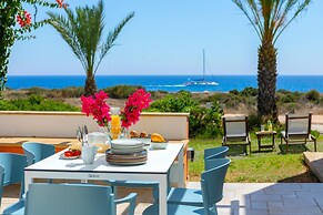 Protaras Seafront Villa Violetta