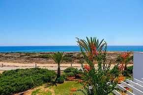 Protaras Seafront Villa Violetta