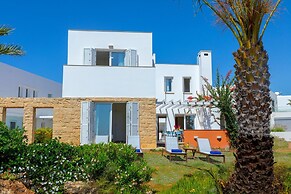 Protaras Seafront Villa Violetta