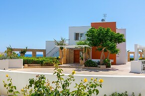 Protaras Seafront Villa Violetta