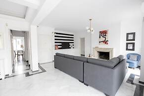 Deco Marble Apt With Acropolis View