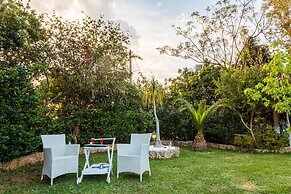 Beachfront Luxury Villa-private Pool Garden Heaven