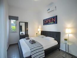 Ayios Elias Alice Suite