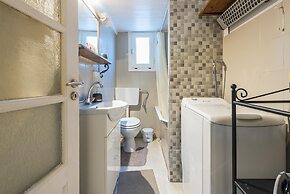 Lovely 1 Bedroom Apartment in Athens