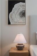 Historic Plaka s Deluxe Apartment