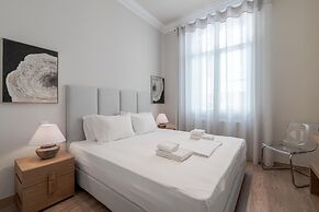 Historic Plaka s Deluxe Apartment