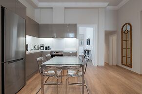 Historic Plaka s Deluxe Apartment