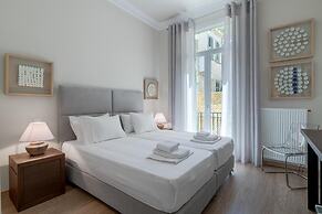 Historic Plaka s Deluxe Apartment