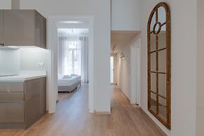 Historic Plaka s Deluxe Apartment