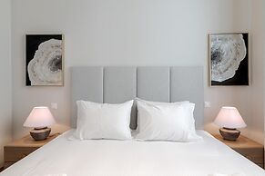 Historic Plaka s Deluxe Apartment