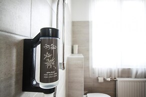 Tevini Boutique Suites - Apartment Earth