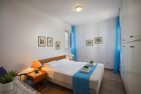 Sirina Lina Beachfront Suite