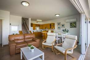 Sirina Lina Beachfront Suite