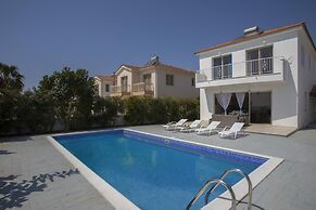 Villa Iris Mazotos in Larnaca