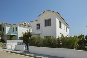Villa Iris Mazotos in Larnaca