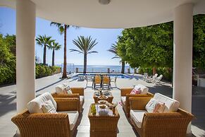 Sunset Beachfront Villa Meneou