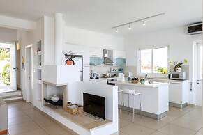 Protaras Seafront Villa Alia