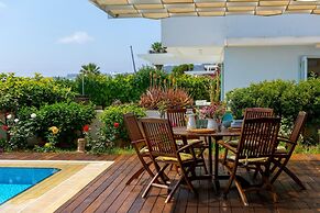 Protaras Seafront Villa Alia