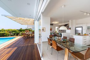 Protaras Seafront Villa Alia